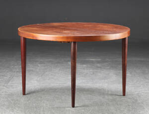 Kai Kristiansen. Cirkulært spisebord af palisander med udtræk 3 