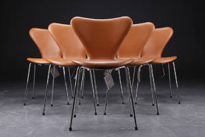 Arne Jacobsen 1902-1971 Seks syverstole i Walnut Elegance læder, høj model 6