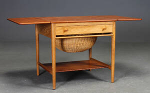 Hans J. Wegner. Sybord, teak og eg, model AT-33  Denne vare er sat til omsalg under nyt varenummer 4320066
