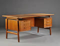Omann Jun. Fritstående skrivebord i teak, model 75