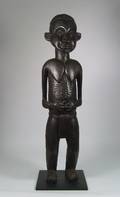 Kamerun, stehende weibliche Figur, Holz