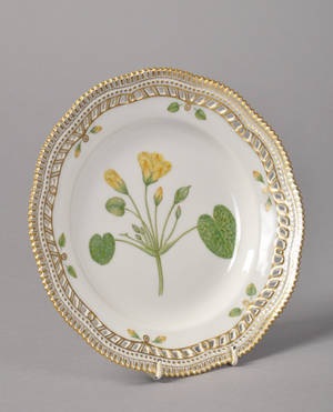 Kgl. P. Flora Danica - middagstall. med kniplingsbort i porcelæn - nr. 3553 1. sort.