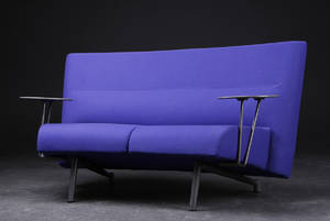 Ubekendt design. Banansofa med borde.
