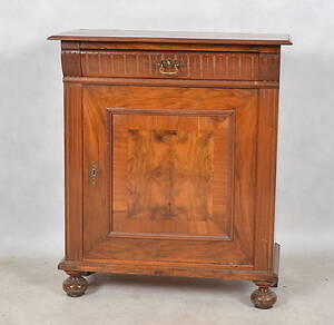 KOMMOD, nyrenässans, omkring 1900.