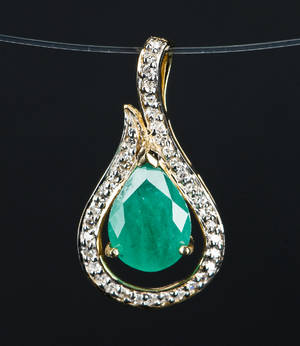 Smaragd- og diamantvedhæng