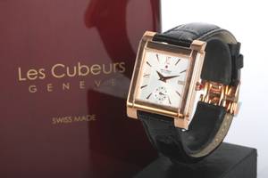 Les Cubeurs Geneve. Swiss Made dameur med safir. Incl garantibevis samt opbevaringsæske.
