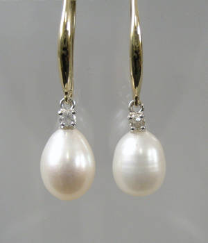 Par perle- og diamant ørestikkere 2