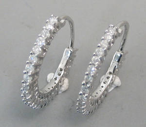 Par diamantørestikkere. Ca. 0.50 ct 2 Denne auktion er annulleret - se nu vare 1905166