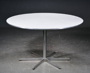 Arne Jacobsen. Cirkulært spisebord Ø 120