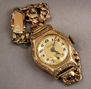 Mora damearmbåndsur med lænke af guld 14 kt.