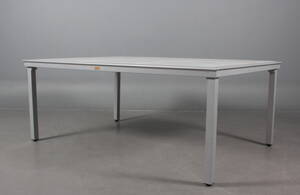 Havebord med plader i poleret porcelæn. Denne vare er sat til omsalg under nyt varenummer 4933764