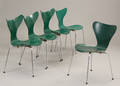 Arne Jacobsen 1902-1971 Sæt på fire stole model 3108, grøn samt Syveren. Stol. Model 3107. 5