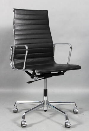 Charles Eames. Kontorstol, model EA-119, sort læder