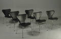 Arne Jacobsen 1902-1971 Sæt på seks stole model 3107 Syveren i sort læder 6