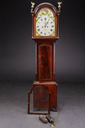 Standur i kasse af mahogni, 1800-tallet