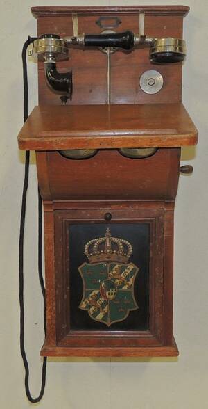 Äldre Väggtelefon