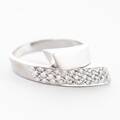 RING, 18k vitguld, med briljantslipade diamanter, total vikt ca 5,9 g