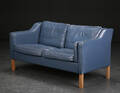 To-pers. sofa, læder og bøgetræ, dansk møbelproducent