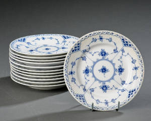 Kgl. P. Musselmalet, halvblonde, tallerkener 12