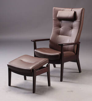 Farstrup møbelfabrik. Højrygget lænestol samt skammel 2 