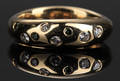 Svær guldring med diamanter, ca. 0.23 ct.