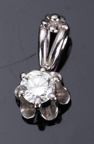 Brillant vedhæng af 18 kt hvidguld prydet med brillant på ca. 0.28 ct Denne vare er sat til omsalg under nyt varenummer 4678498