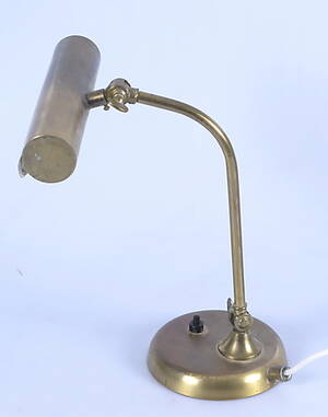SKRIVBORDSLAMPA, mässing, 1900-talets första hälft.