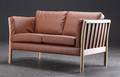 Skagen, 2 pers. tremmesofa, stel af egetræ betrukket med cognac-farvet læder