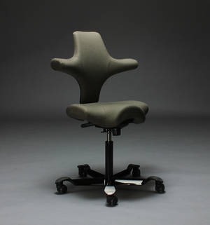 Peter Opsvik. Kontorstol, model Capisco