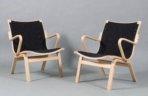 Finn Østergaard, par Lænestole model Albert, lakeret bøg2