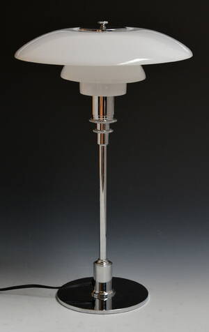Poul Henningsen. Bordlampe, model PH 32