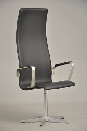 Arne Jacobsen 1902-1971 Oxfort højrygget armstol