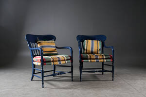 Fåtöjer ett par, 1900-tal. 2