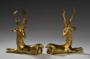 Par figurer i form af liggende hjorte. 2