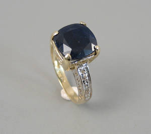 Safir- og diamantring