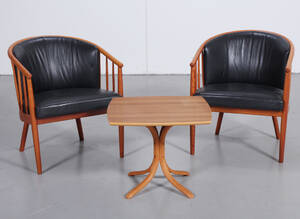 Stouby. Par lænestole, sort læder