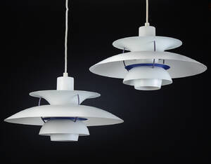 Poul Henningsen. Par PH5 pendler, hvid 2