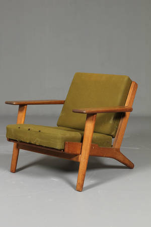 Hans J. Wegner 1914-2007. Lænestol, model GE-290