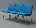 Hans J. Wegner. Tre lufthavnsstole betrukket med Hallingdal3