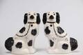 Par Staffordshire hunde, fajance 2