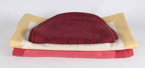 Georg Jensen damask 14 røde servietter, 14 gule servietter samt 12 dækkeservietter 40