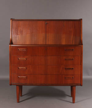 Dansk møbelproducent. Chatol.