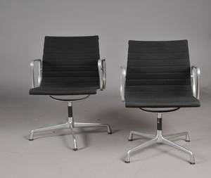 Charles Eames 1907-1988. Par armstole, model EA-107 2 Denne auktion er annulleret - se nu vare 1911841