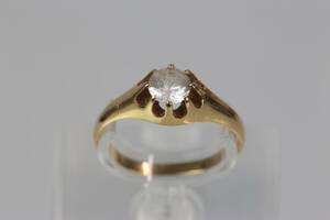 ENSTENSRING med briljantslipad bergkristall, guld, 18 k, 2,7 g, Gustaf Dahlgren  Co, 1944