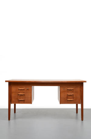 Skrivbord i teak, 1900-talets mitt