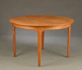 Henning Kjærnulf. Spisebord med udtræk, egetræ, model 62. 5 