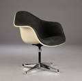 Charles Eames. Armstol, model Dat
