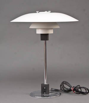Poul Henningsen 1894-1967. PH 43 bordlampe.