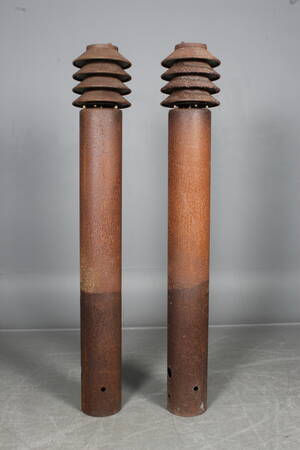 Peter Bysted. To udendørslamper model Bysted 2