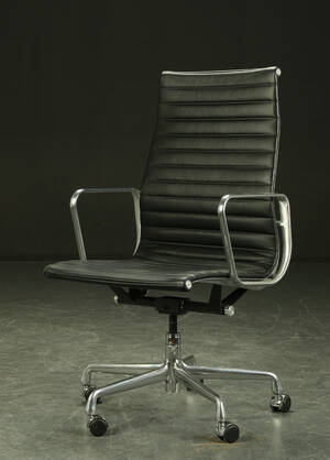 Charles Eames. Kontorstol fra serien Aluminium Group Konference Denne vare er sat til omsalg under nyt varenummer 4107027